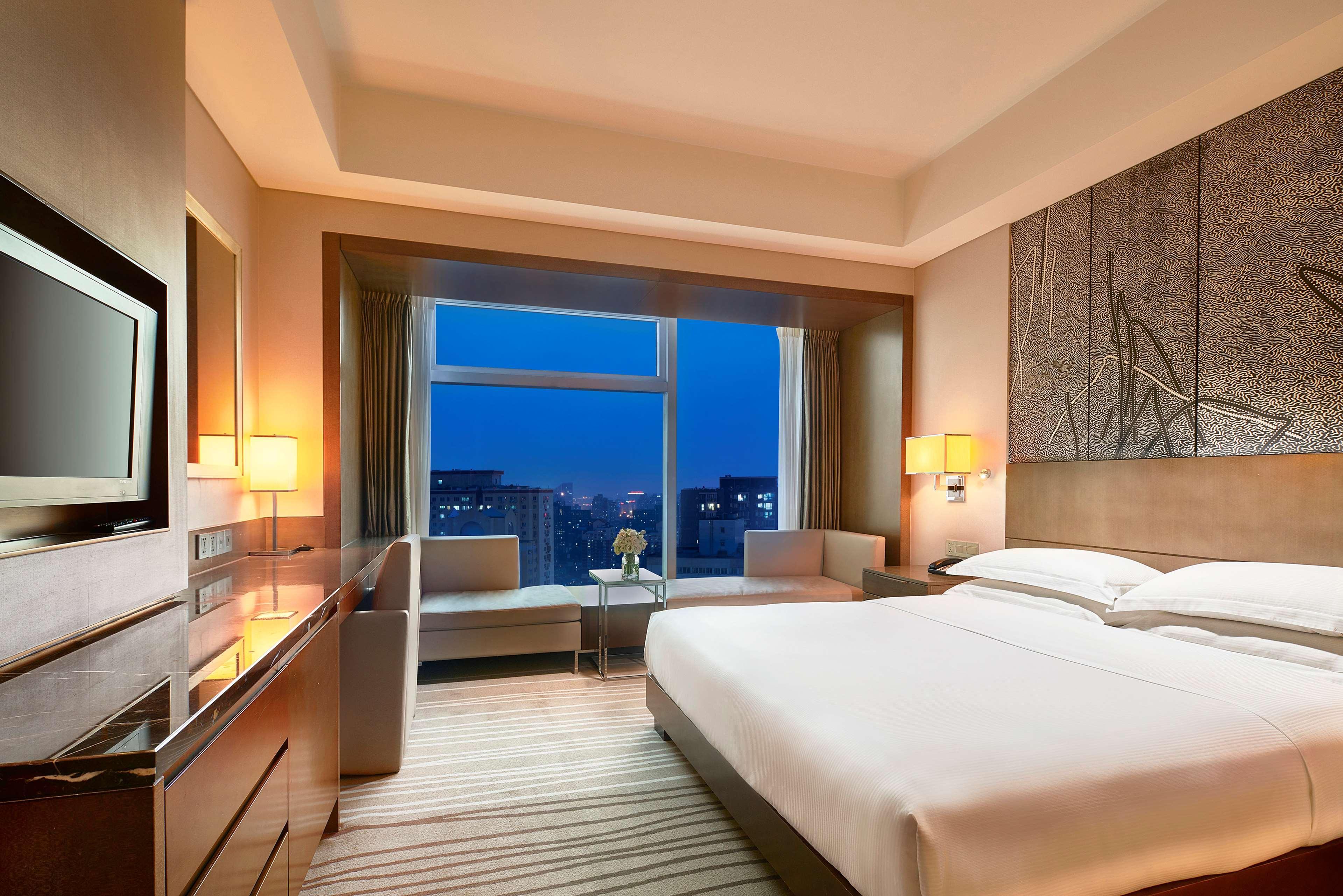 Doubletree By Hilton Beijing Hotel Bagian luar foto