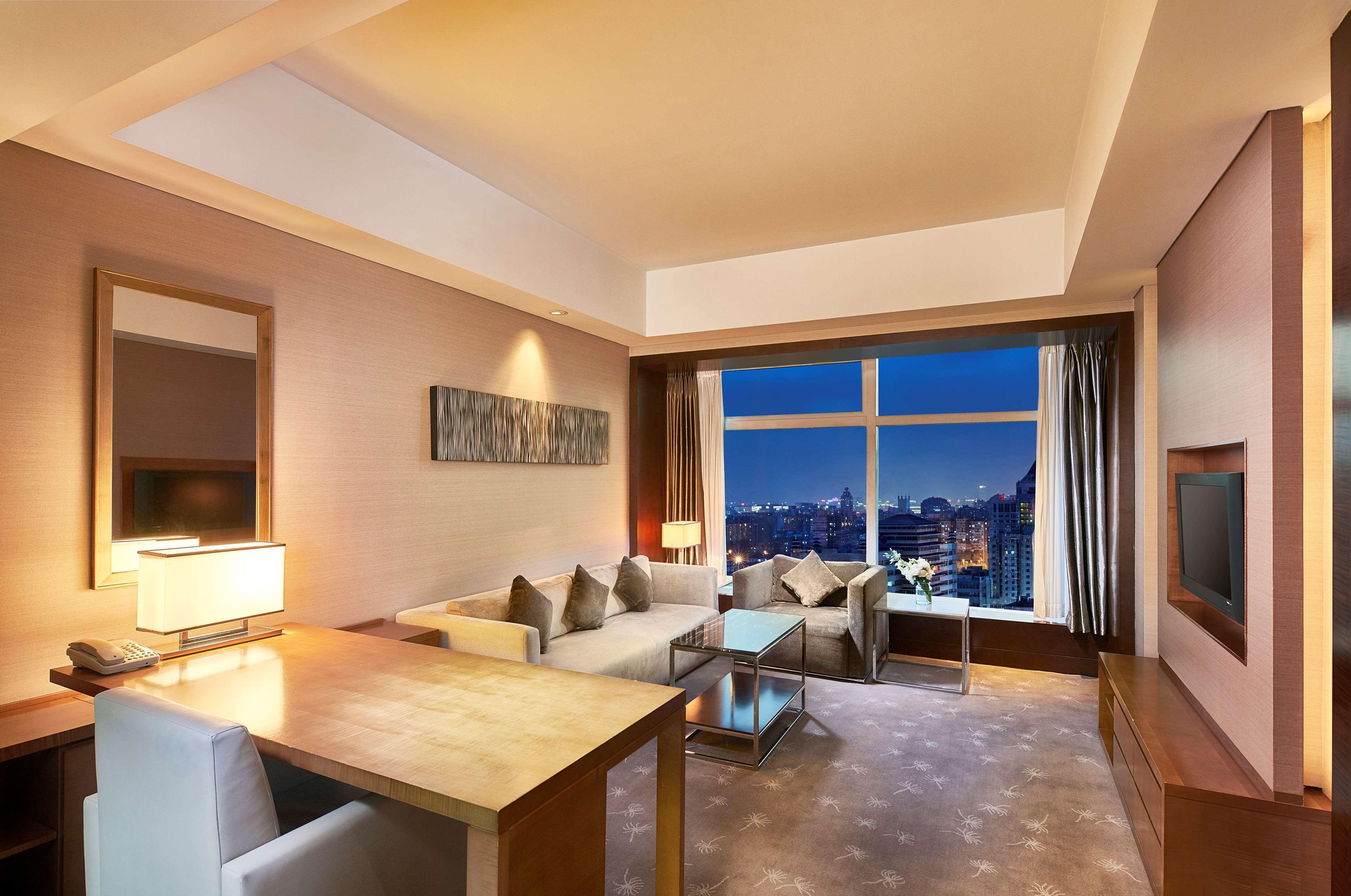 Doubletree By Hilton Beijing Hotel Bagian luar foto