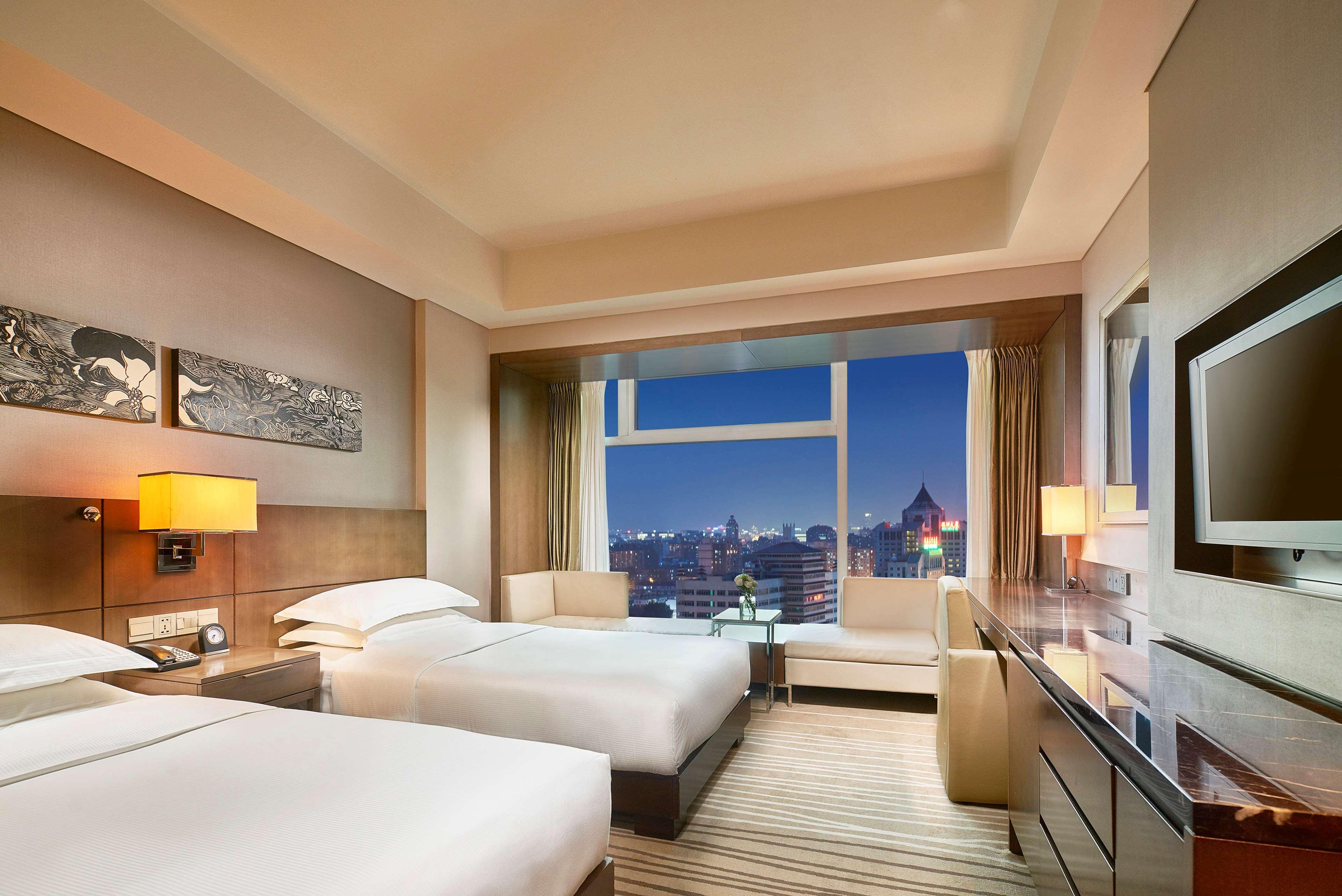 Doubletree By Hilton Beijing Hotel Bagian luar foto