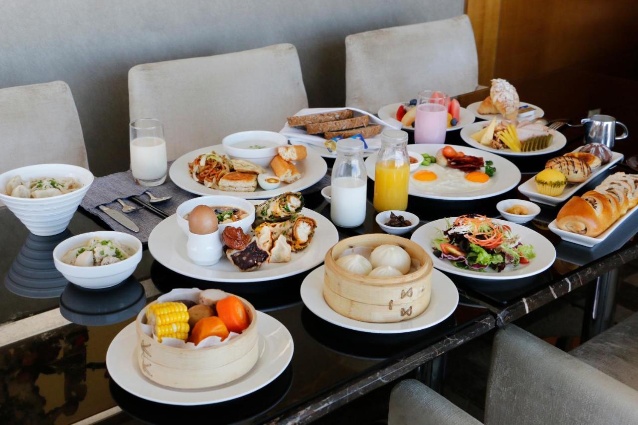 Doubletree By Hilton Beijing Hotel Bagian luar foto